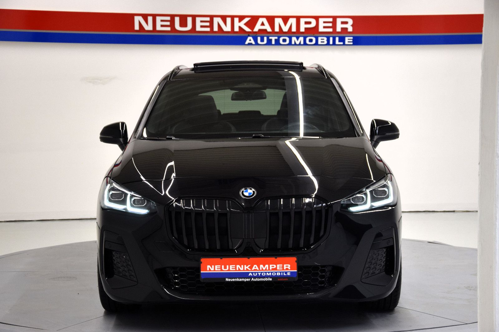 Fahrzeugabbildung BMW 218 Active Tourer M-Sport Panorama, HuD, 19Zoll