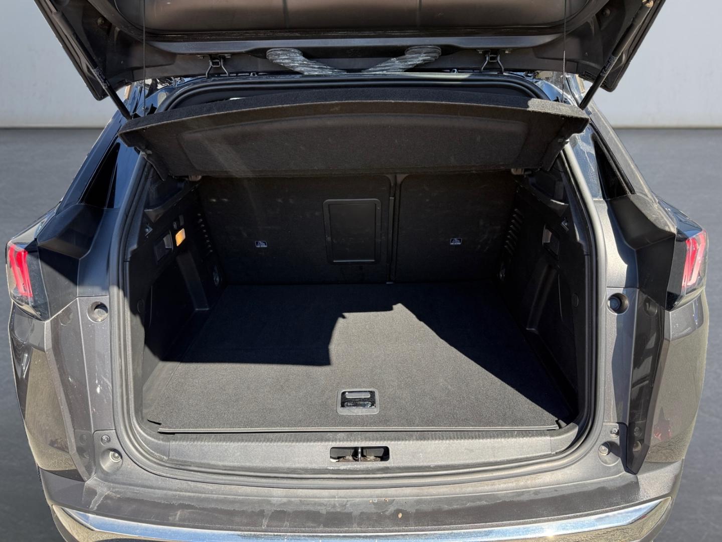 Peugeot 3008 1.6 Hybrid4 300 GT (Plug-In) *Pano*CAM*ACC*