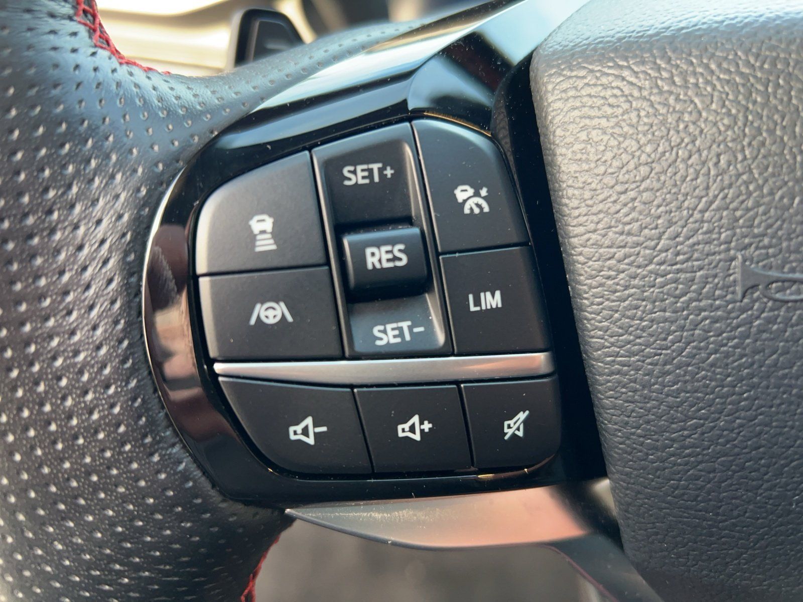 Fahrzeugabbildung Ford Explorer 3.0 Plug-in-Hybrid ST-Line,Pano,
