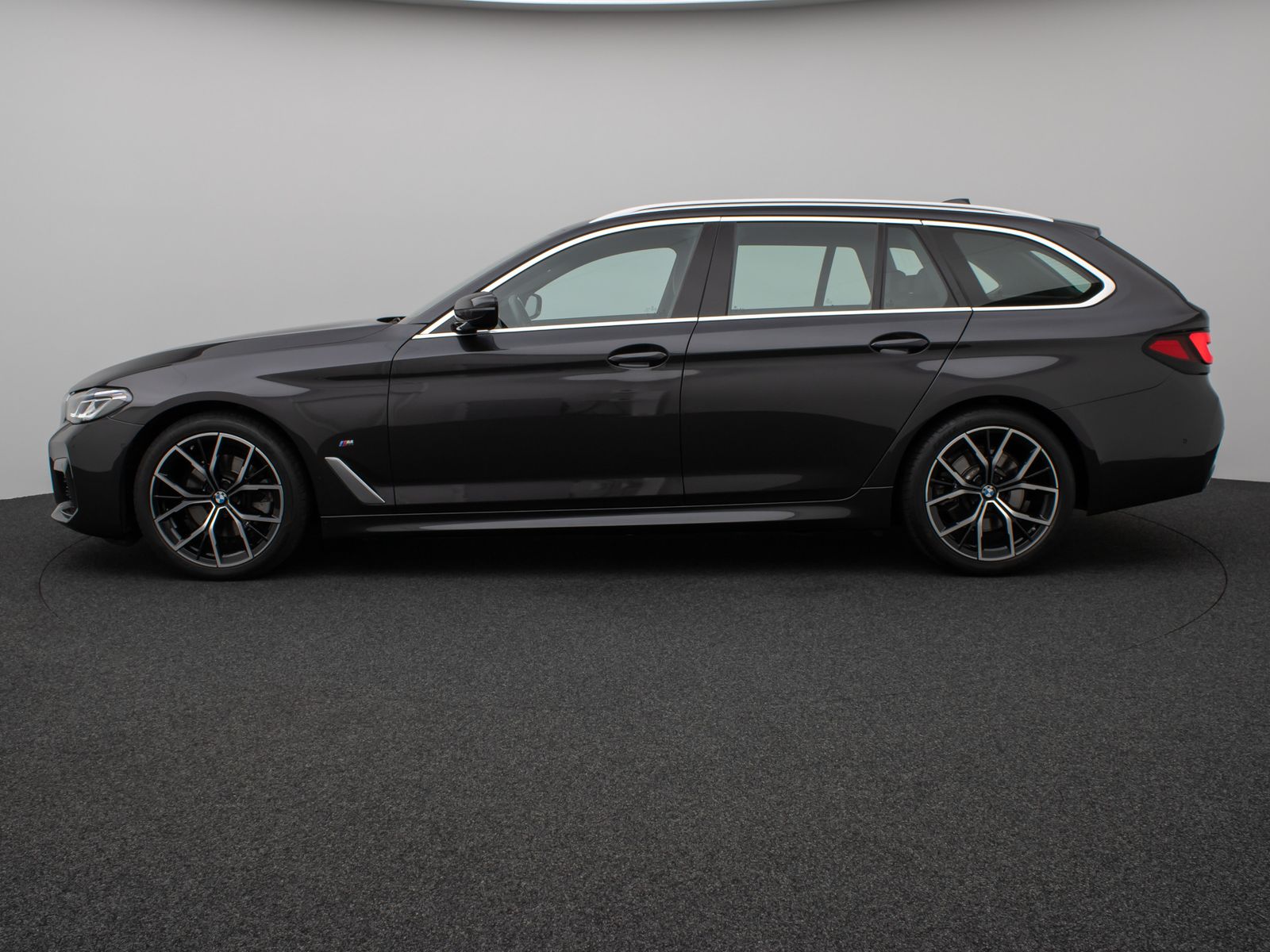 Fahrzeugabbildung BMW 520d xD M Sport Laser Kamera HUD DAB HiFi 19Zoll
