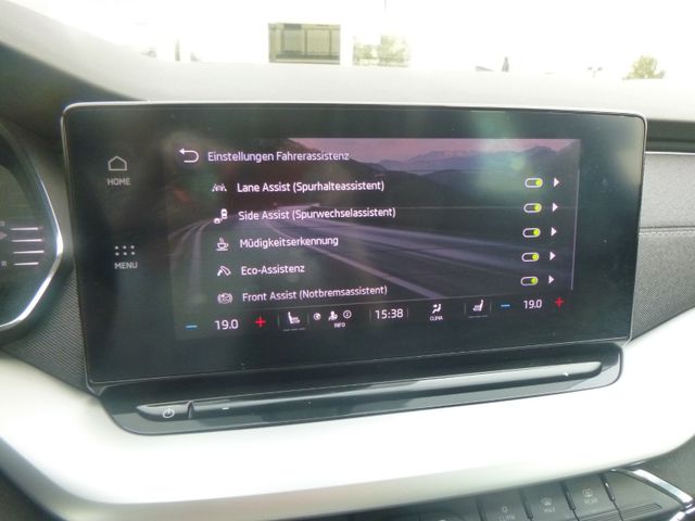 Fahrzeugabbildung Skoda Octavia 1,5 TSI Kombi >AHK/PANO/NAV/LED/SHZ<