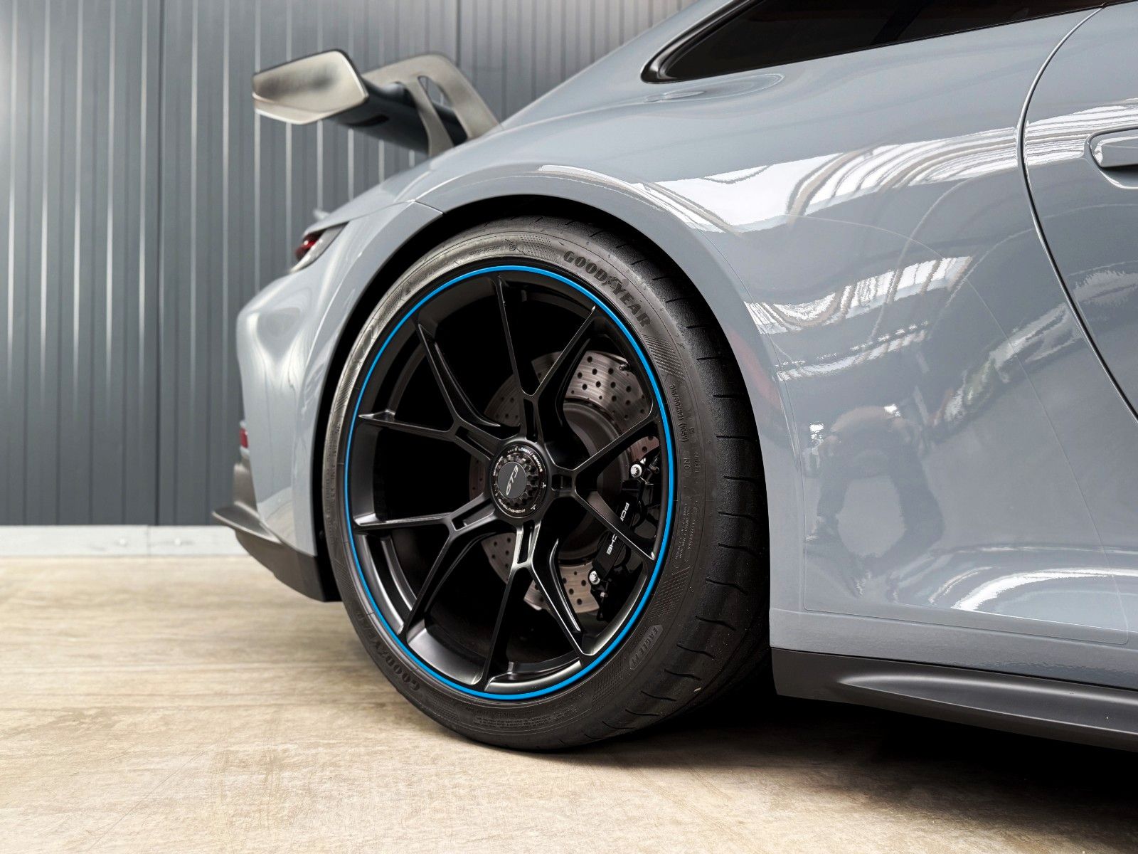 Fahrzeugabbildung Porsche 992 GT3 + Clubsp. + Approved + Lift + Artic Grey