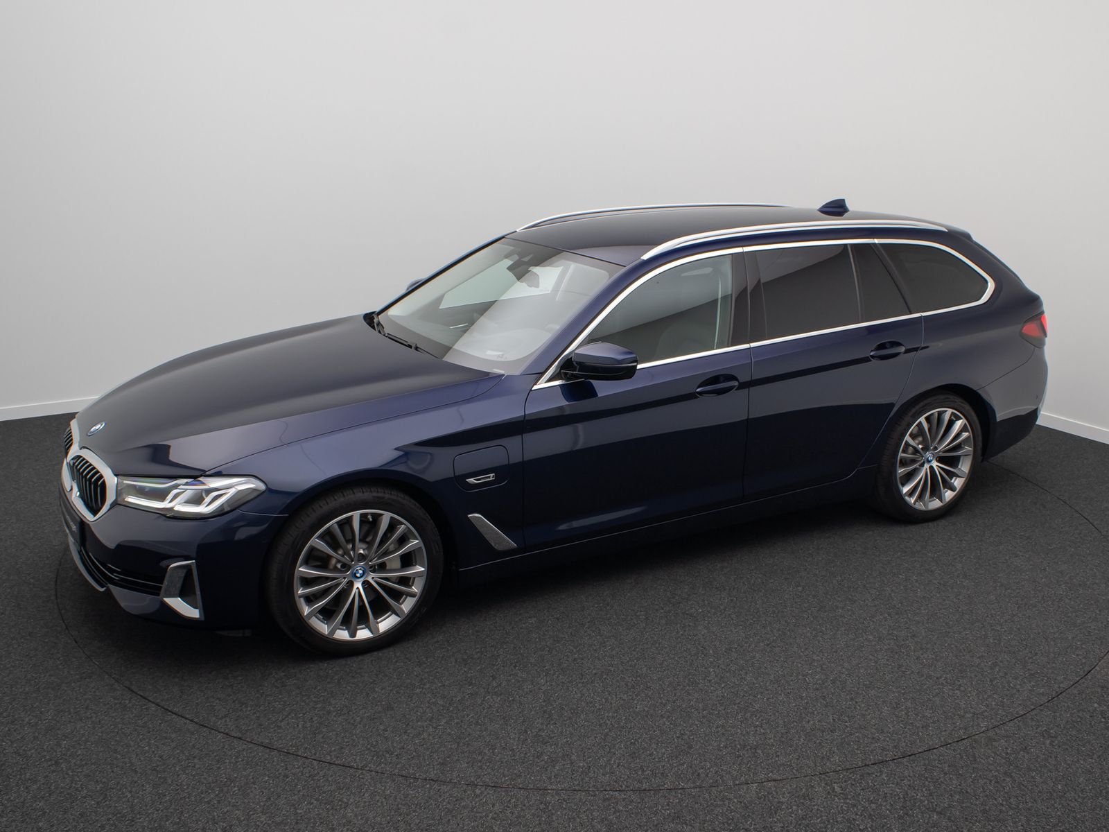Fahrzeugabbildung BMW 530e Luxury Line DAB Laser 4*Klima Kamera Sport