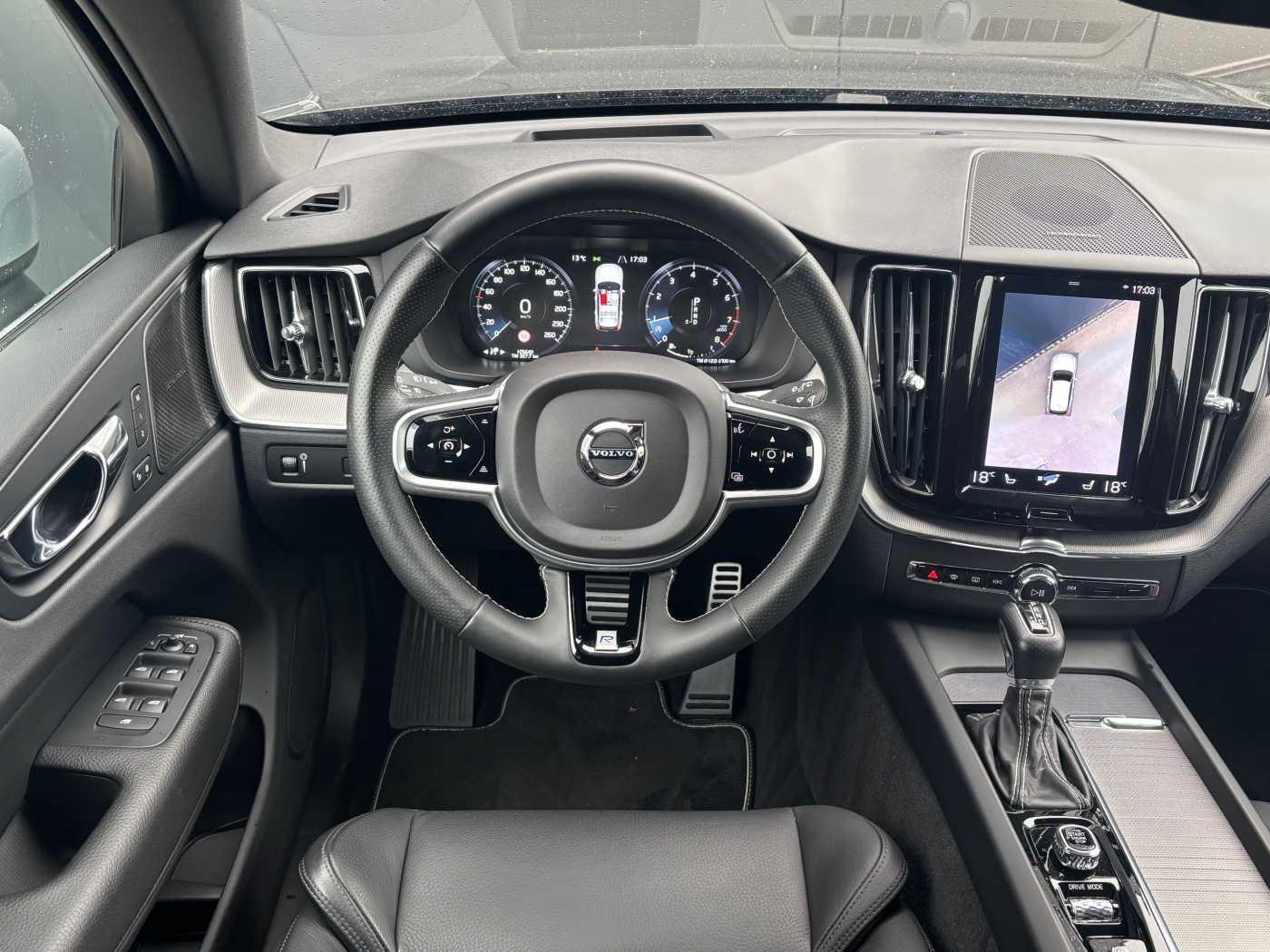 Volvo XC60 T6 AWD R-Design, AHK, Pano, Sthzg uvm.