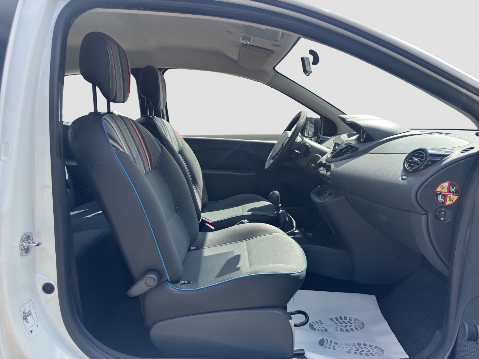 Fahrzeugabbildung Renault Twingo Expression /Klimaanlage/TÜV/HU/Radio/BT