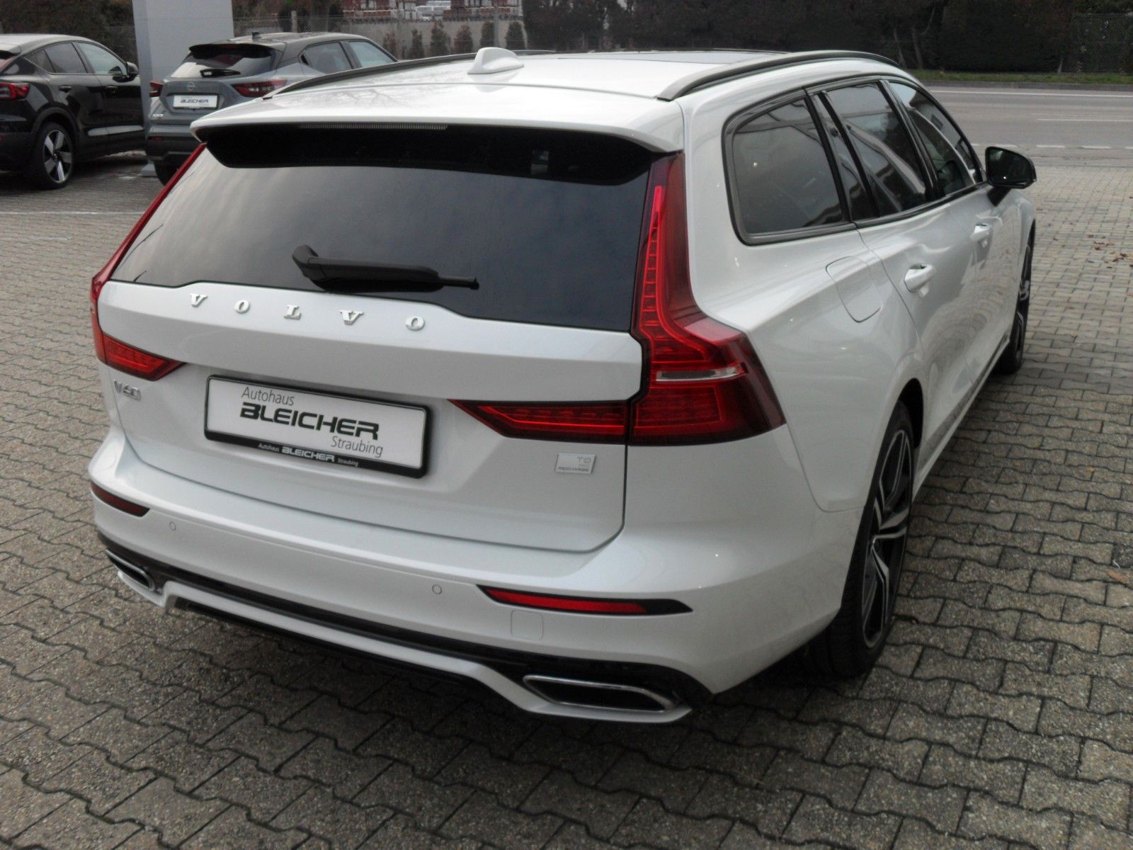 Fahrzeugabbildung Volvo V60 T8 R Design | AWD