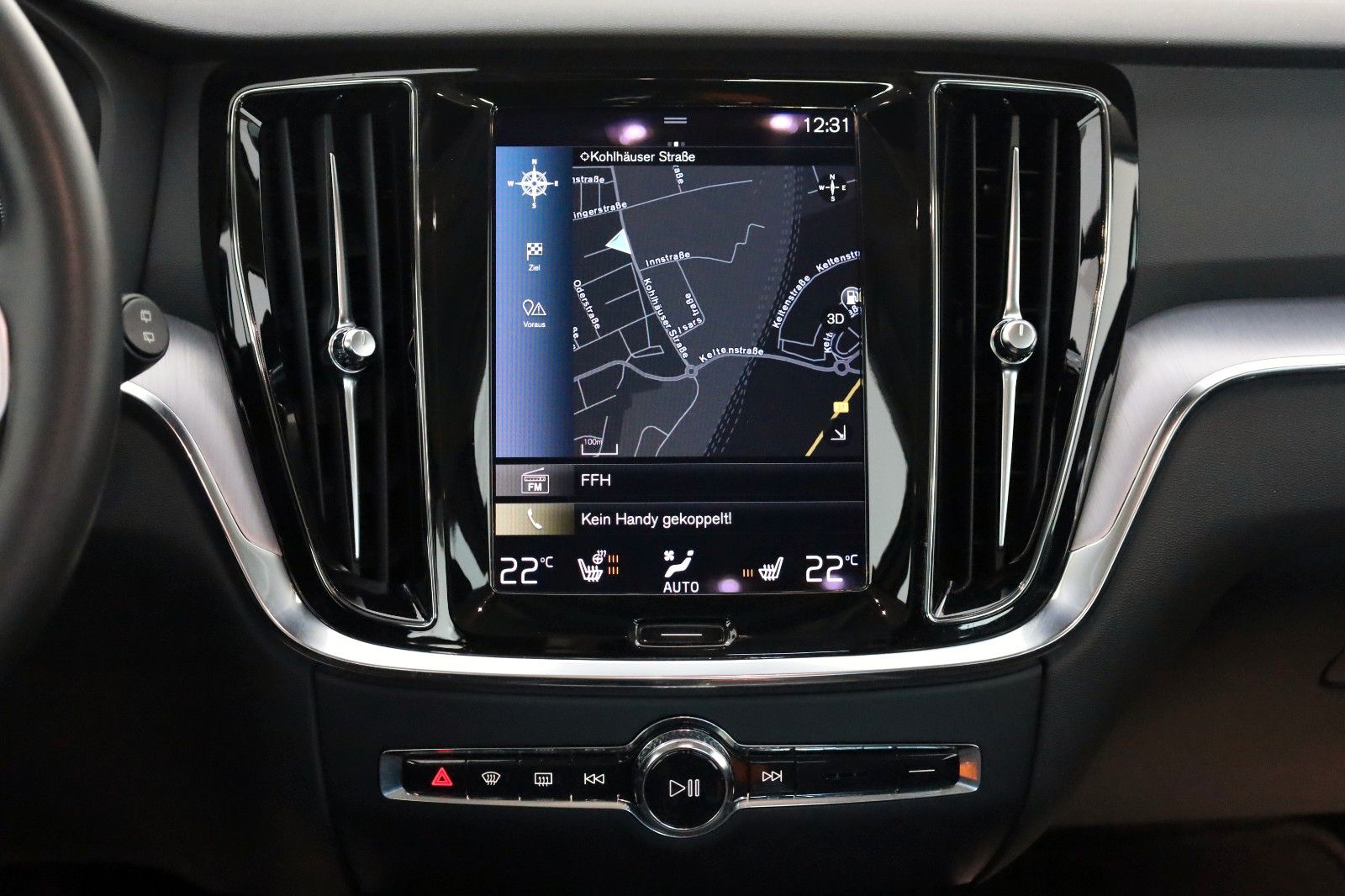 Fahrzeugabbildung Volvo V60 Kombi Momentum Pro Navi,LED,SH,360°,AppleCar