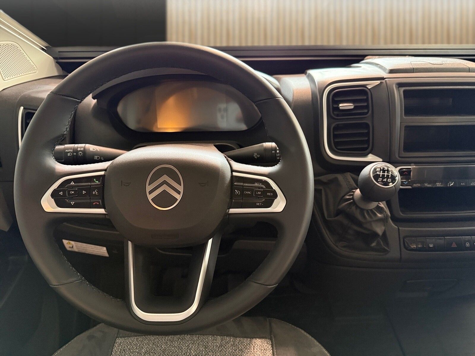 Fahrzeugabbildung Pössl Summit 600 Plus Citroen 140 PS Dörr Edition