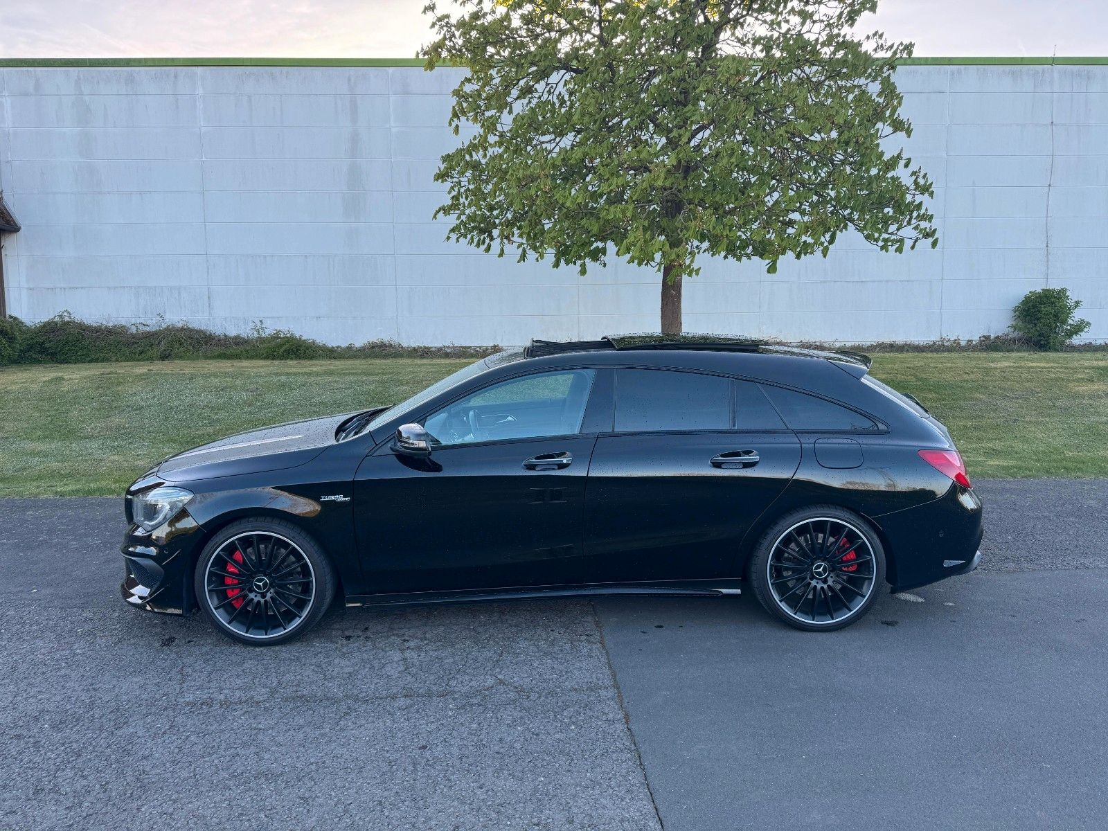 MERCEDES-BENZ CLA 45 AMG Shooting Brake Mercedes-AMG CLA 4...