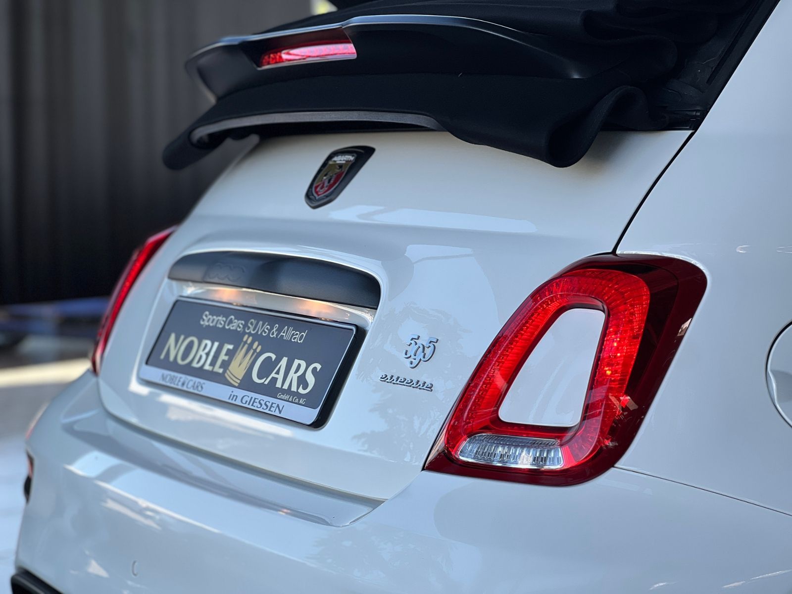 Fahrzeugabbildung Abarth 595C esseesse BEATS XENON NAVI ALU