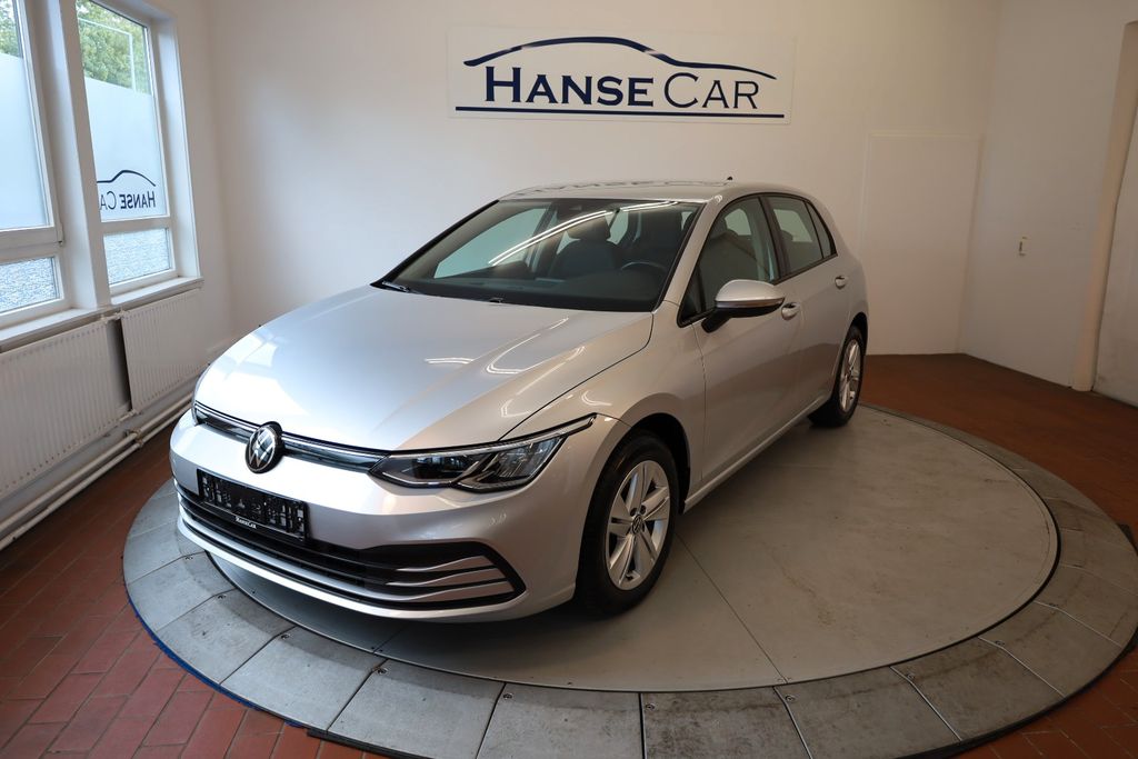 Volkswagen Golf — hlavná fotografia
