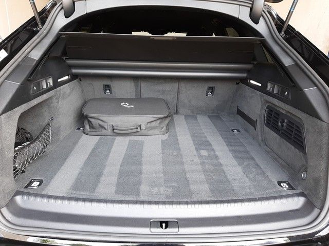 Fahrzeugabbildung Audi A6 Avant S line 55TFSIe quattro Matrix HeadUp