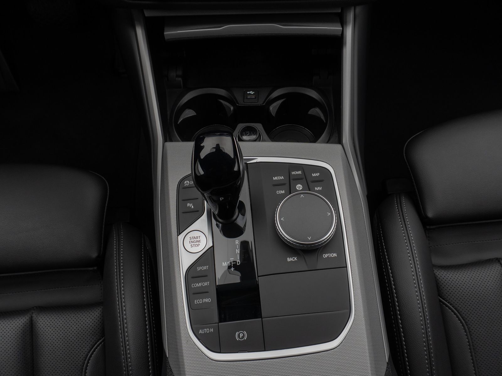 Fahrzeugabbildung BMW 320d xD Laser DAB PDC AHK Alarm Komfort Sport
