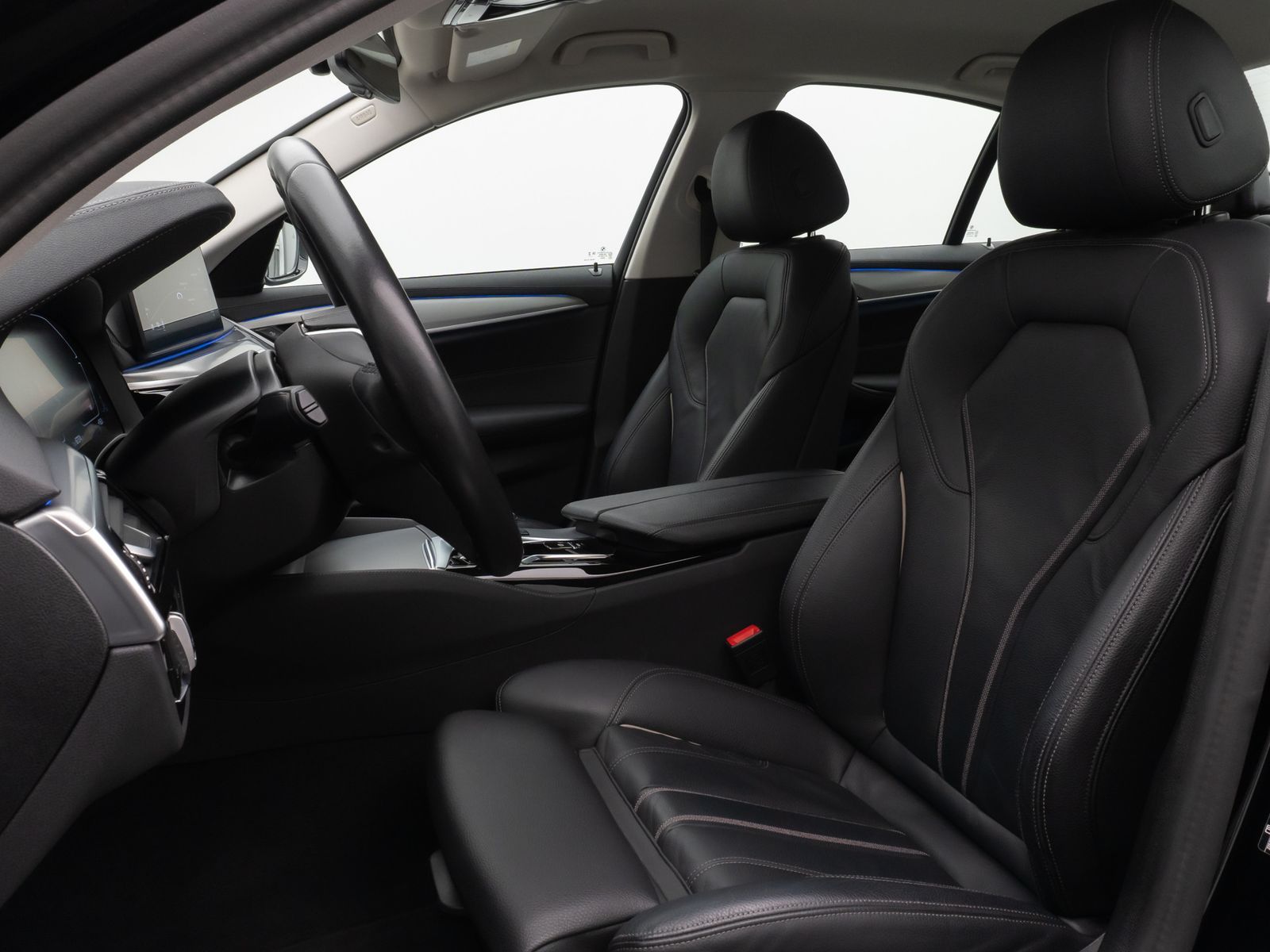 Fahrzeugabbildung BMW 520d Luxury Line Kamera DAB 4xKlima AHK Sport
