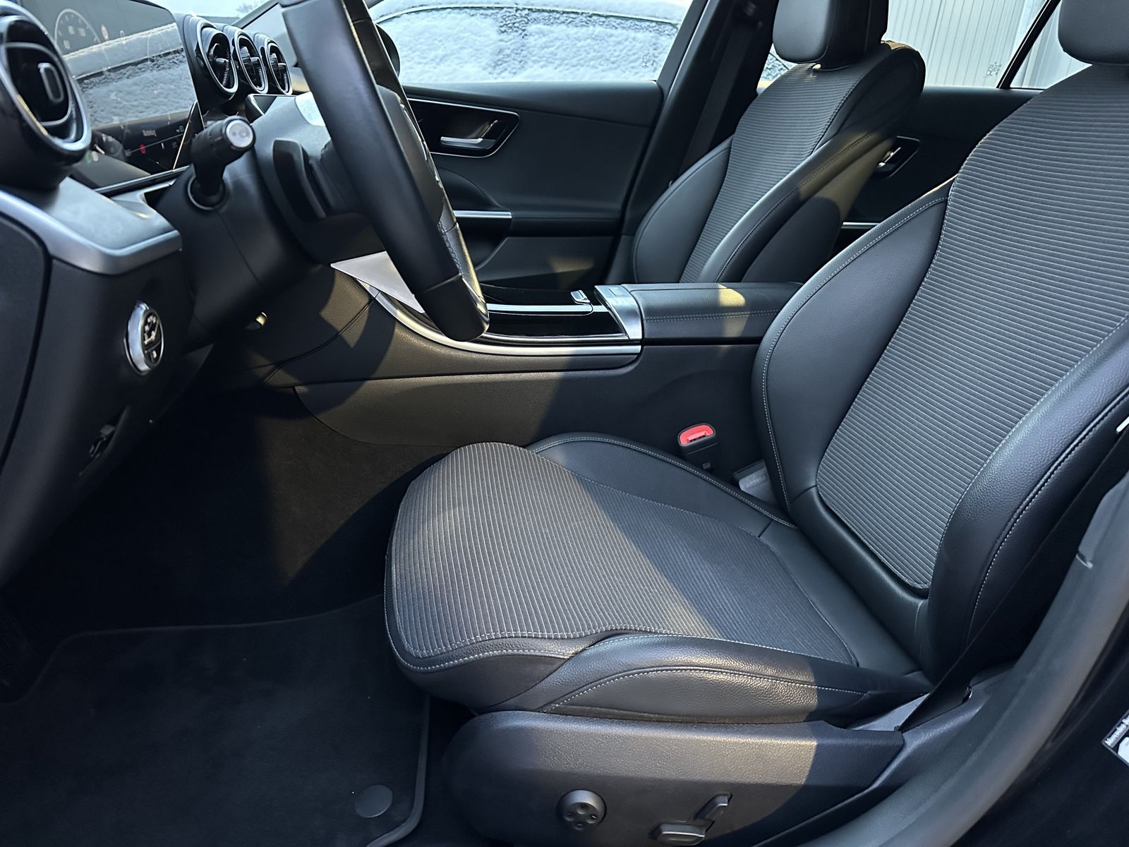 Fahrzeugabbildung Mercedes-Benz C 220d T Avantgarde NAV+LED+KAMERA+17ZO+CARPLAY