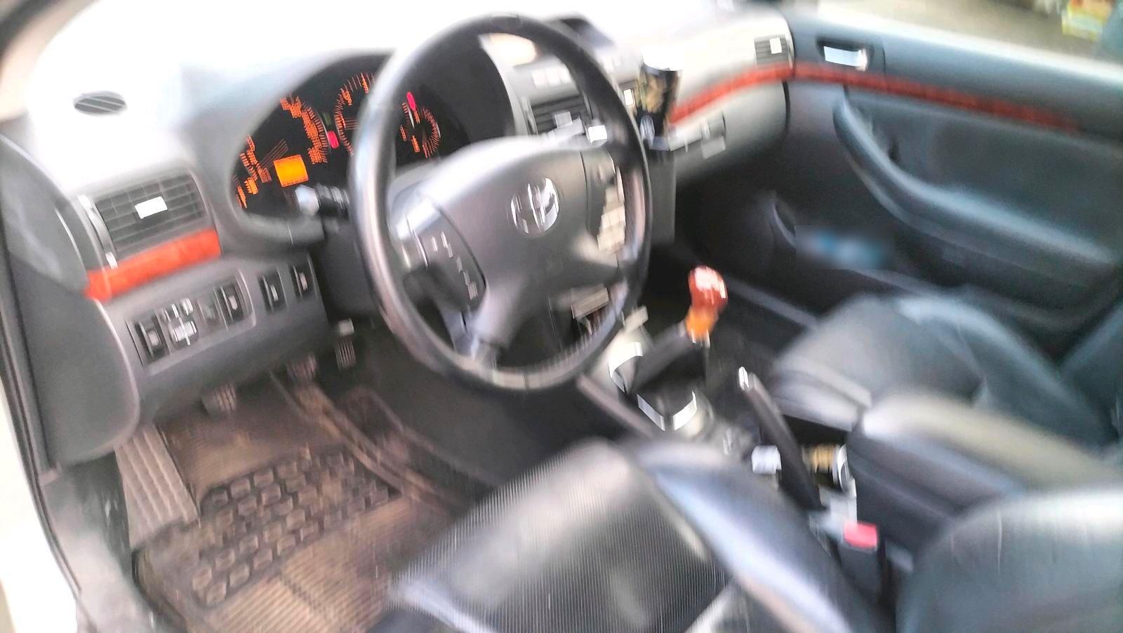 Toyota Avensis 2004 — photo 14