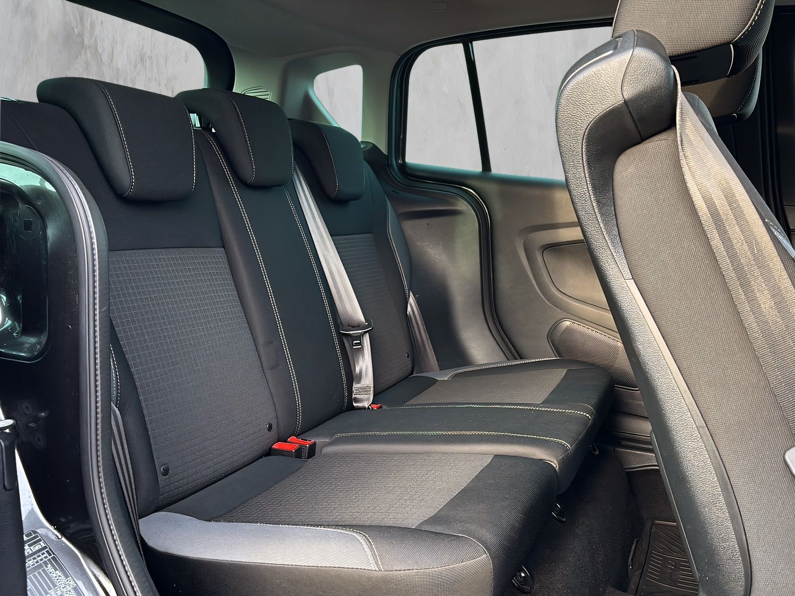 Fahrzeugabbildung Ford B-Max 1.0i Sync Edition AHK TEMPOMAT DAB WINTER