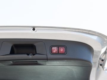 صورة 8 لـ 2025 Mercedes-BENZ EQA
