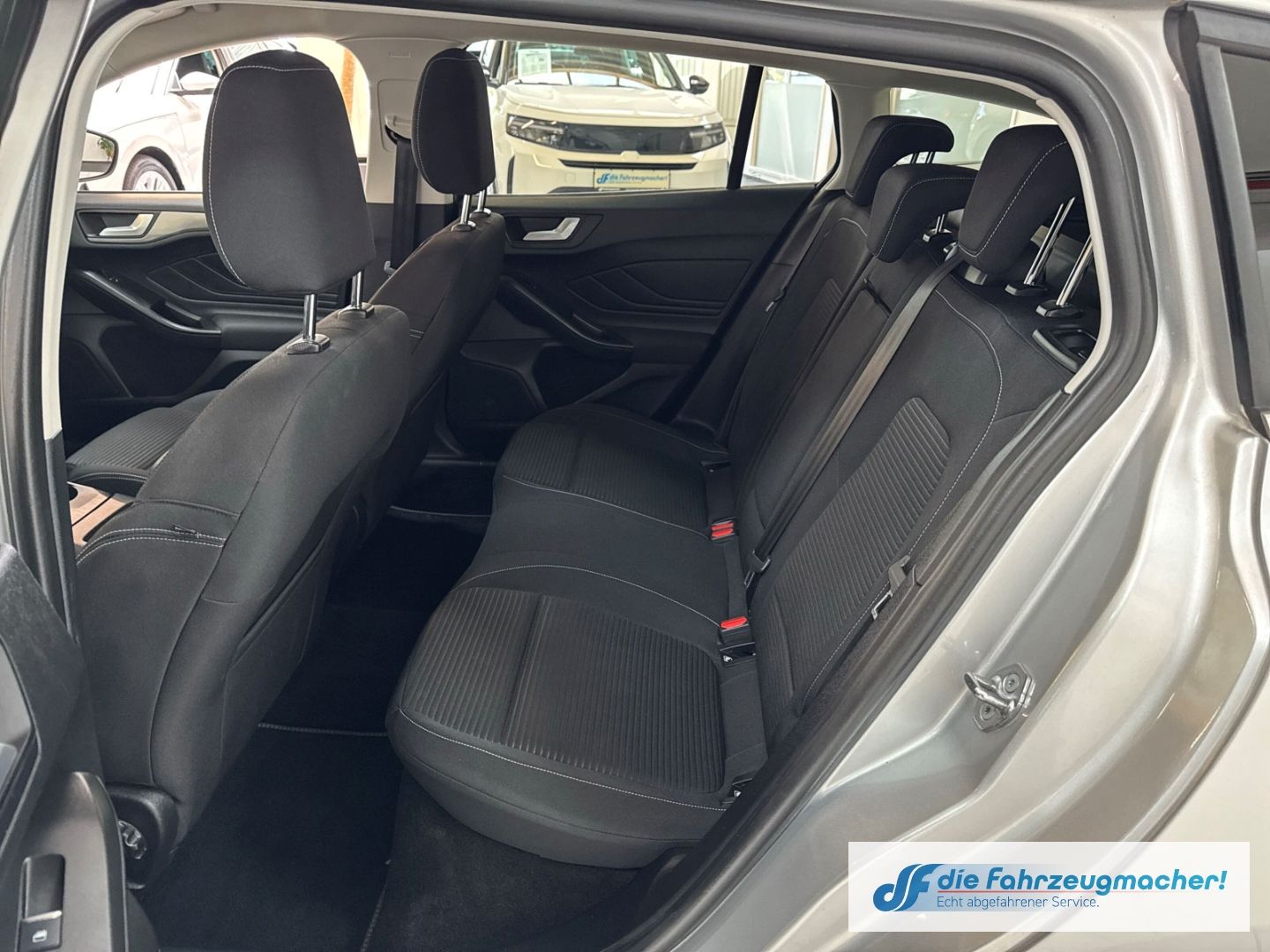 Fahrzeugabbildung Ford Focus Turnier Titanium X Navi Digitales Cockpit