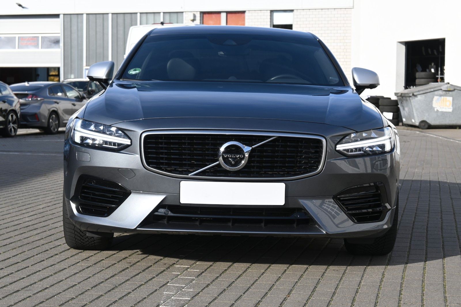 Fahrzeugabbildung Volvo S90 Lim.R-Design Plug-In Hyb. AWD*B&W*LUFT*MASS*