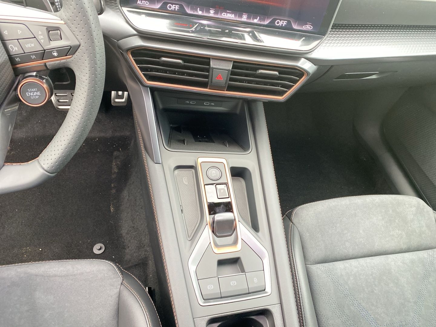 Fahrzeugabbildung CUPRA Leon ST 1.5 e-Hybrid 200 VZ*HD-Matrix*NAVI*AHK*