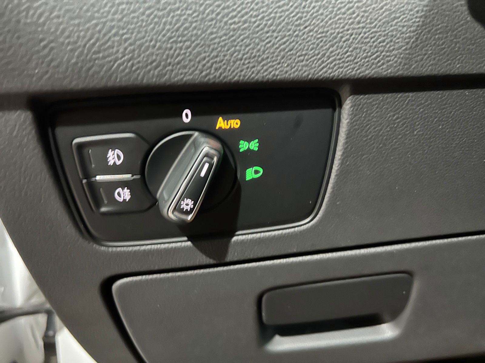 Fahrzeugabbildung Volkswagen Passat Variant Business 2,0TDI *NAVI*ASSiST*LED