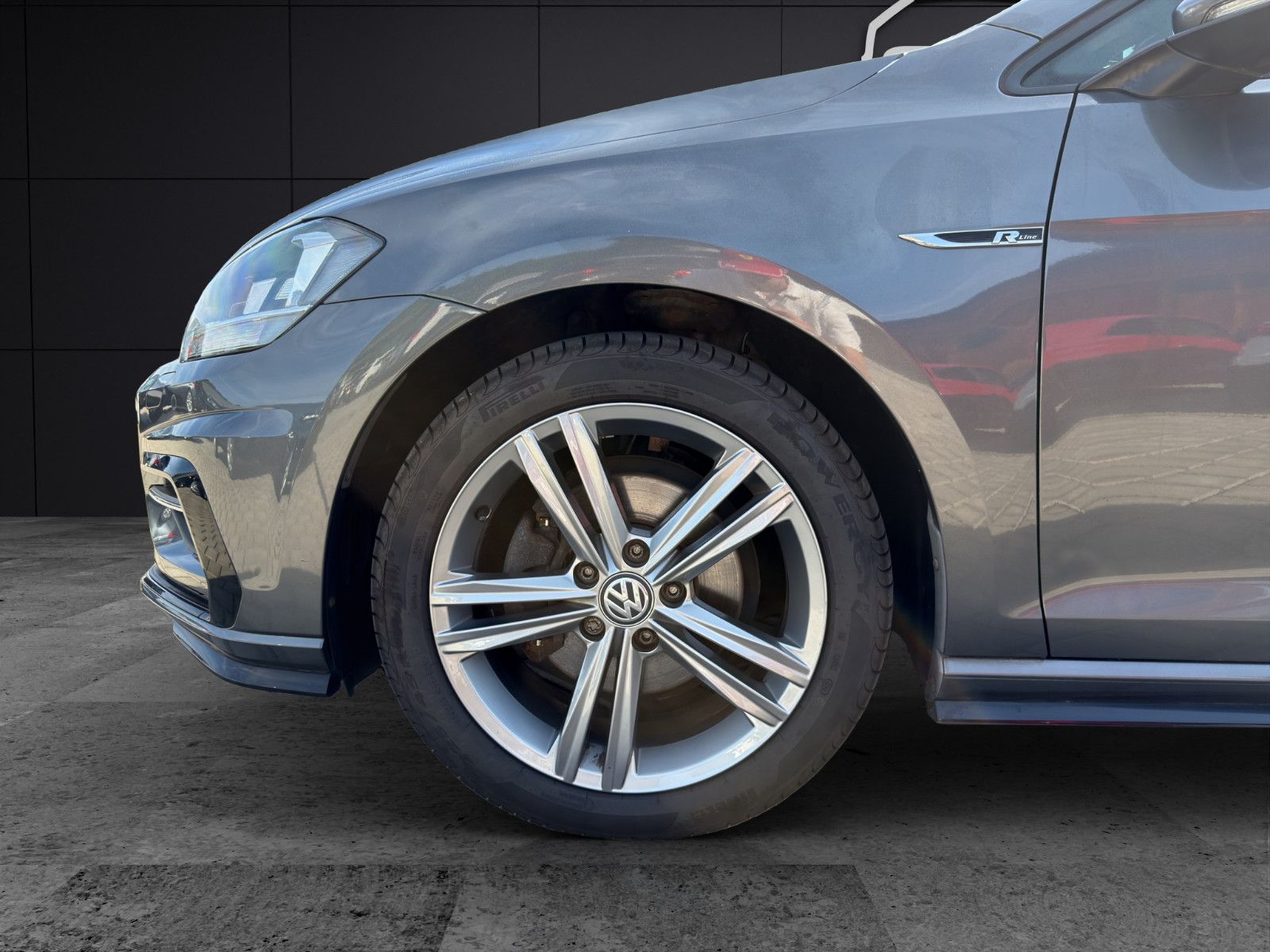 Fahrzeugabbildung Volkswagen Golf R-Line Apple /Szhzg/1.Hand/DAB/LED/Klimaaut