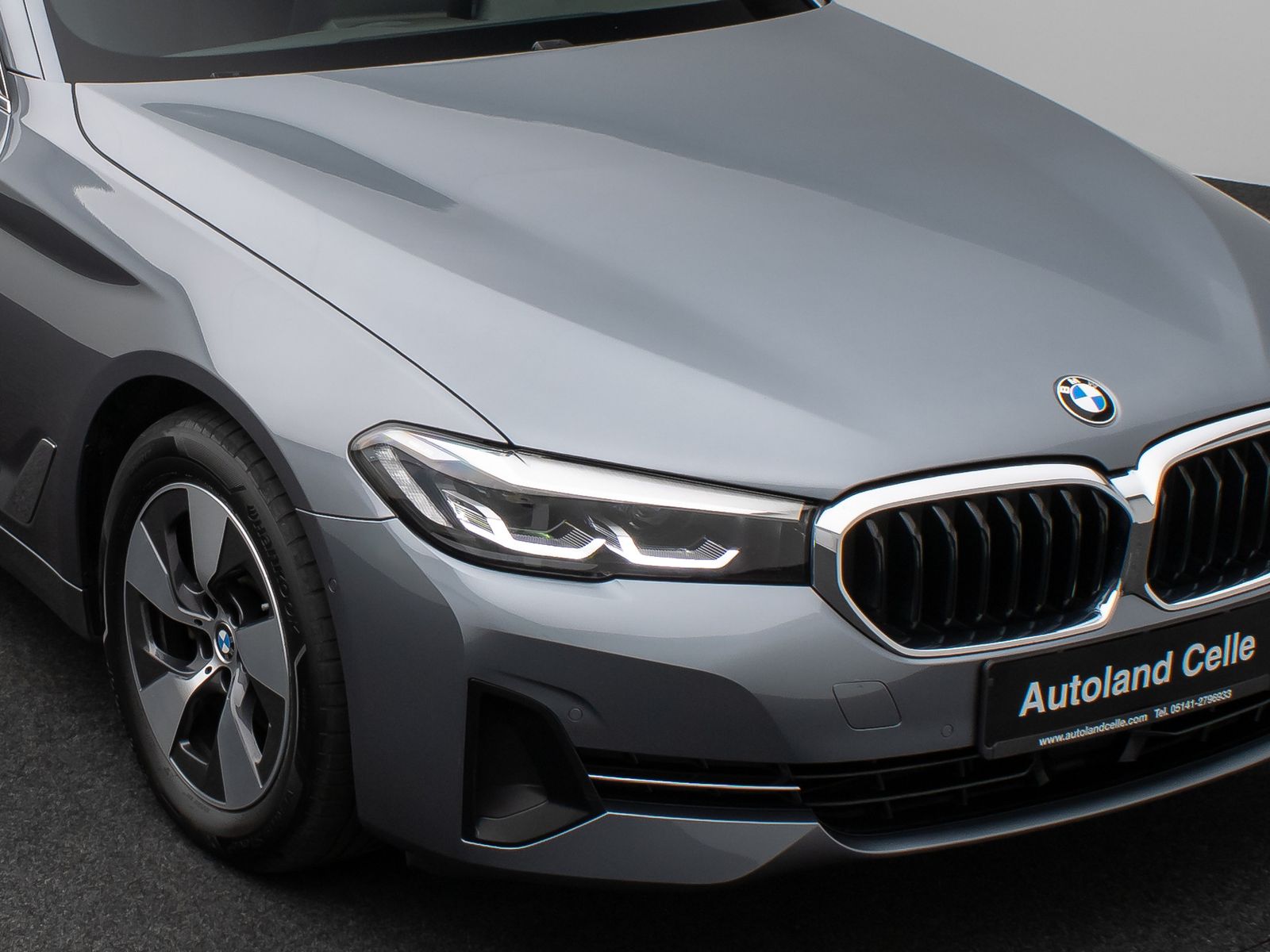 Fahrzeugabbildung BMW 520d xD Panorama Kamera DAB HiFi ACC 4xKlima