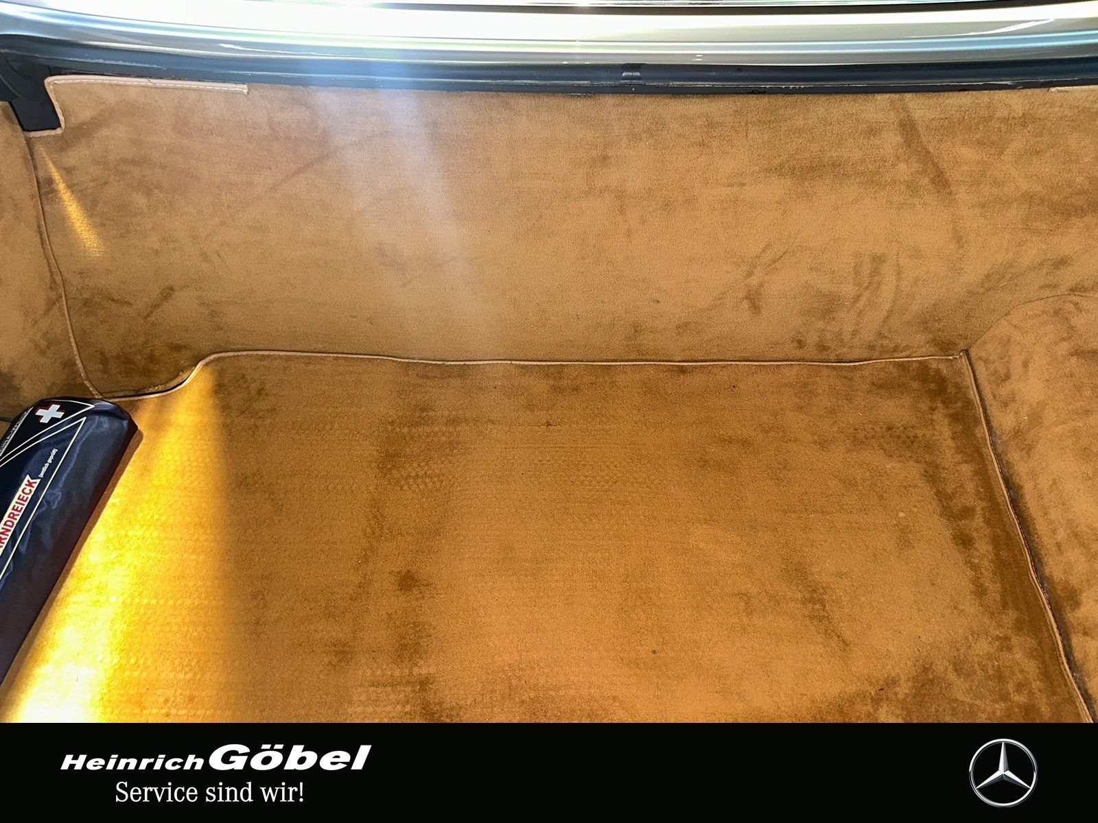 Fahrzeugabbildung Mercedes-Benz 560 SL