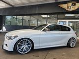 BMW M135i xDrive Lim. LEDER/SSD/Har-Kar/MAXTON/19" - weiße BMW M135
