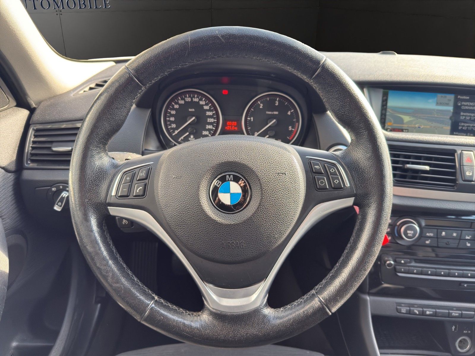 Fahrzeugabbildung BMW X1 18d sDrive *Kamera*Bi-Xenon*Elektr.Sitze*ACC