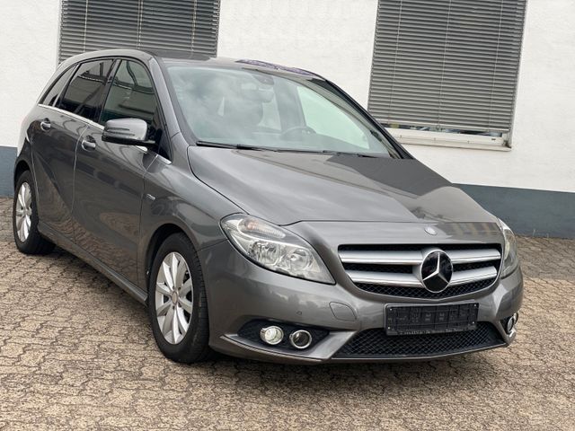 Mercedes-Benz B 180 Sportpaket *Navi/Sitzheizung/2XPTC*
