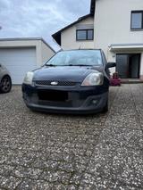 Ford Fiesta TDi 2005 TÜV neu top - Ford Fiesta aus 2005 mit Diesel-Antrieb