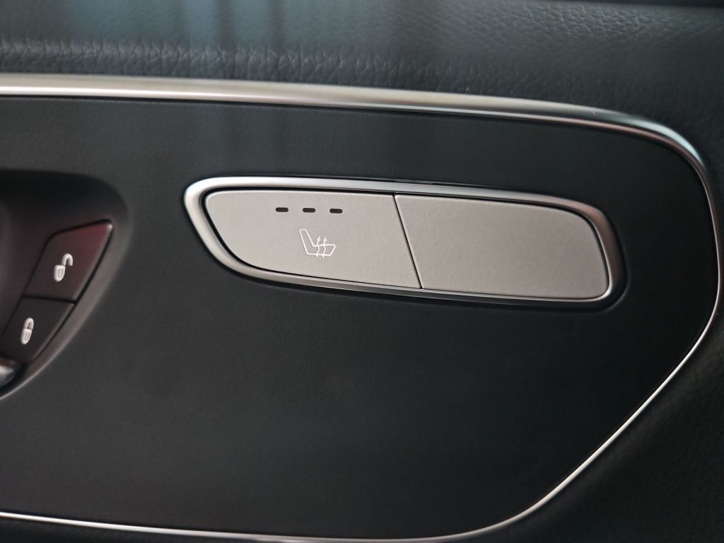 Fahrzeugabbildung Mercedes-Benz V 300 d STYLE Lang ACC AHK AUT Akustikglas Kam.