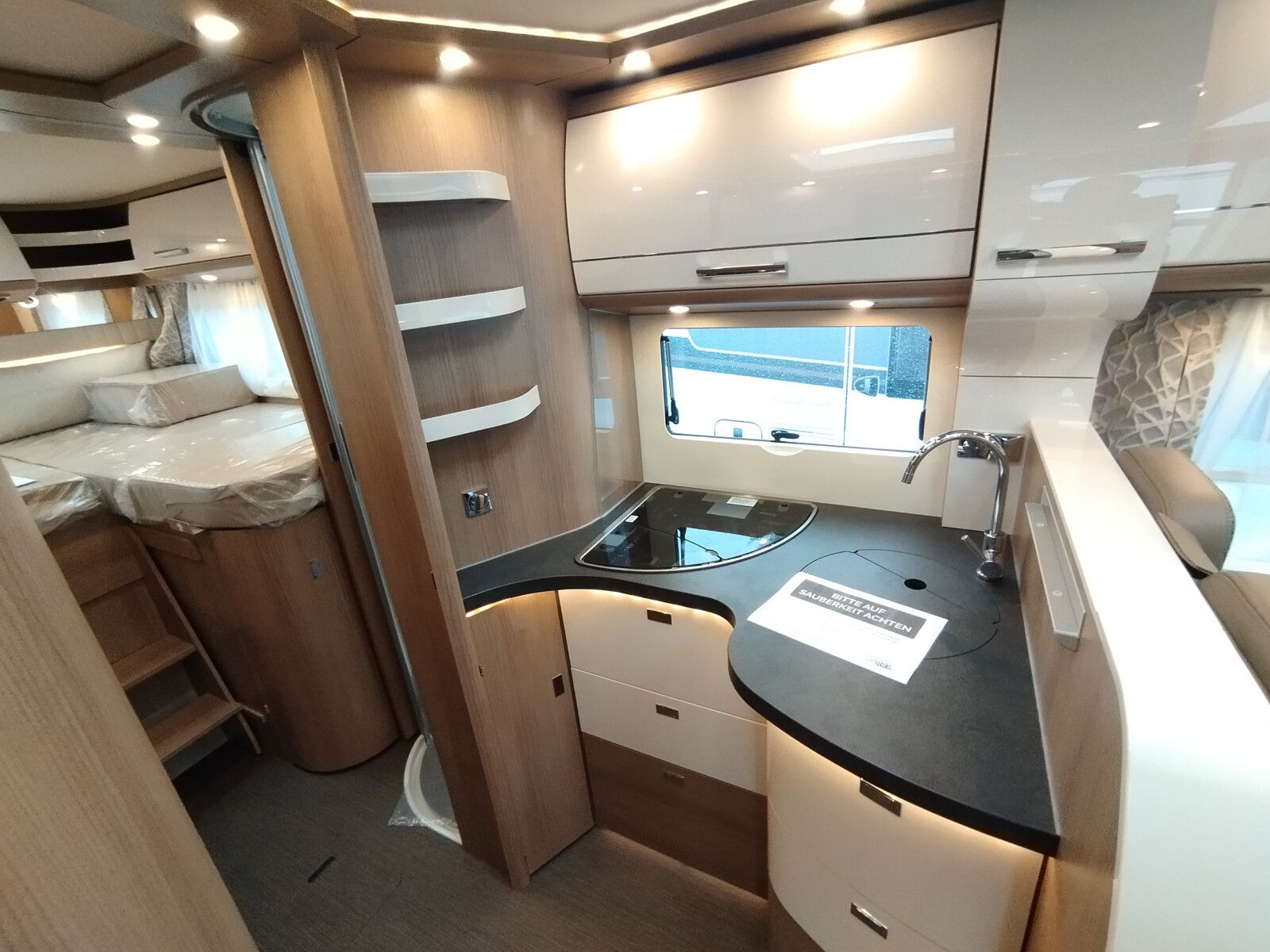 Fahrzeugabbildung Carthago C1-tourer I 149 RB LE comfort Mercedes, Markise