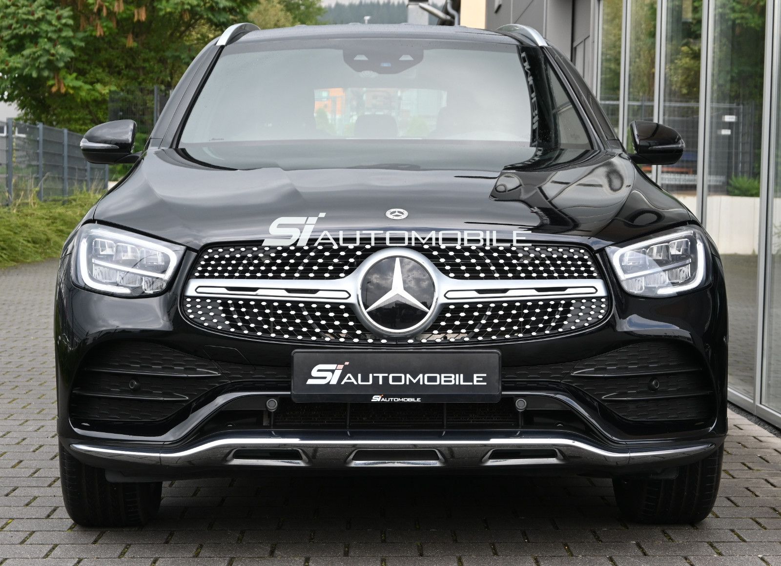 Fahrzeugabbildung Mercedes-Benz GLC 220 d 4MAT. AMG LINE °ACC°AHK°STANDHEIZ°MEMO