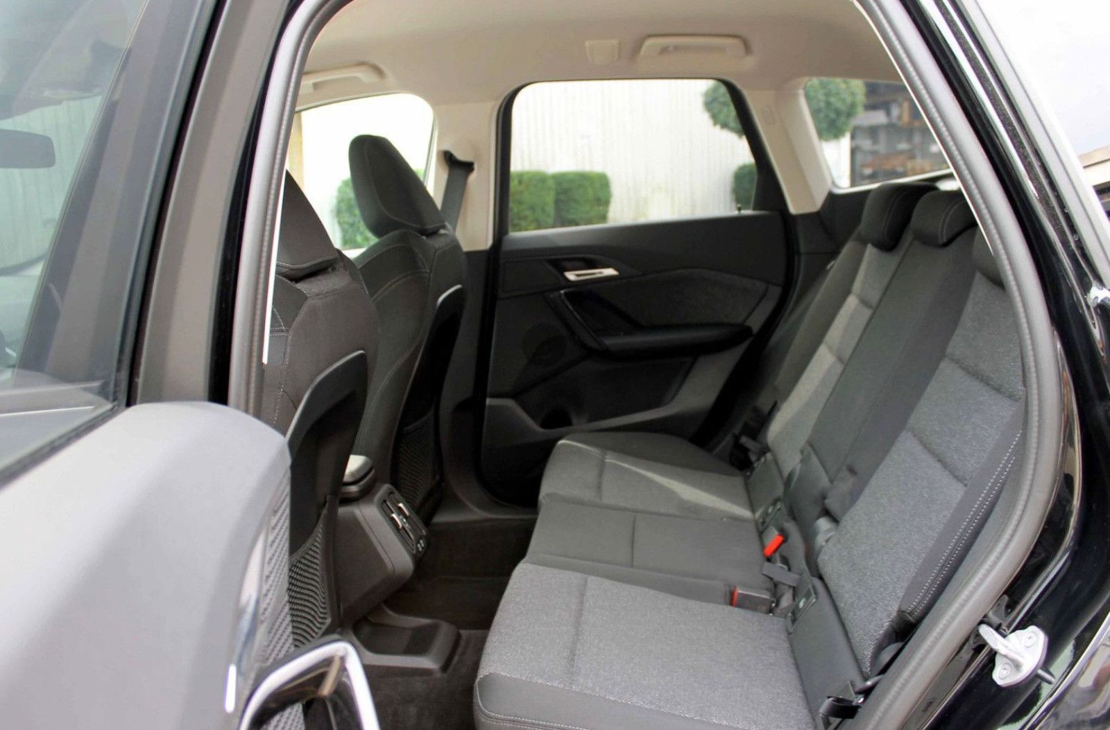 Fahrzeugabbildung BMW X1 sDrive 18i Steptr. ACC KAM PDC LED NAV AHK