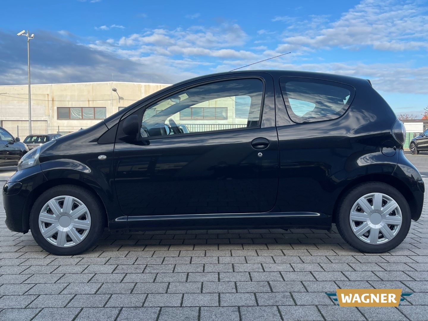 Fahrzeugabbildung Toyota Aygo Basis Servolenkung Radio TÜV 05/2026