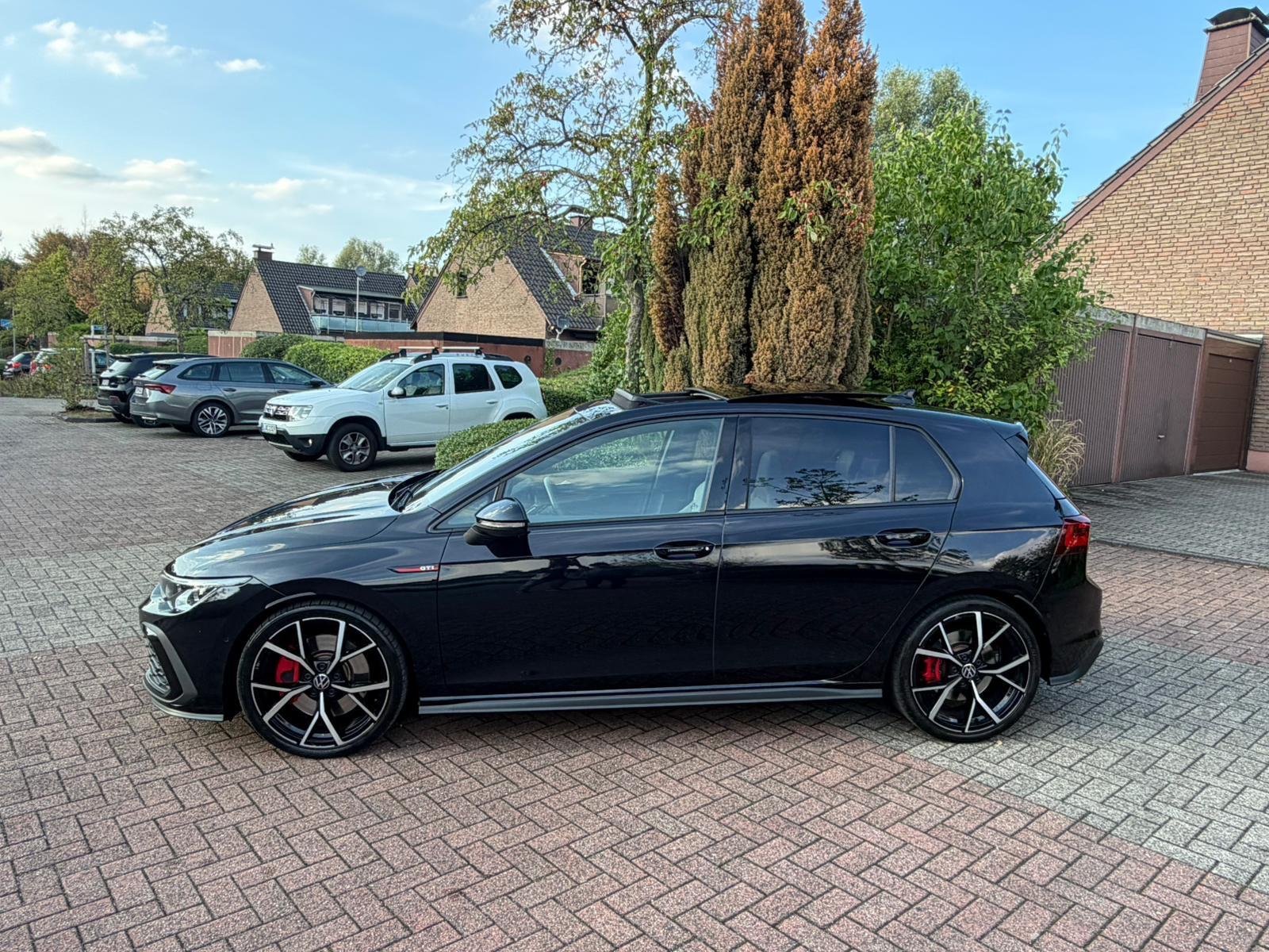 Volkswagen Golf 2.0 TSI DSG GTI Black Style IQ.Light Pano, миниатюра 3