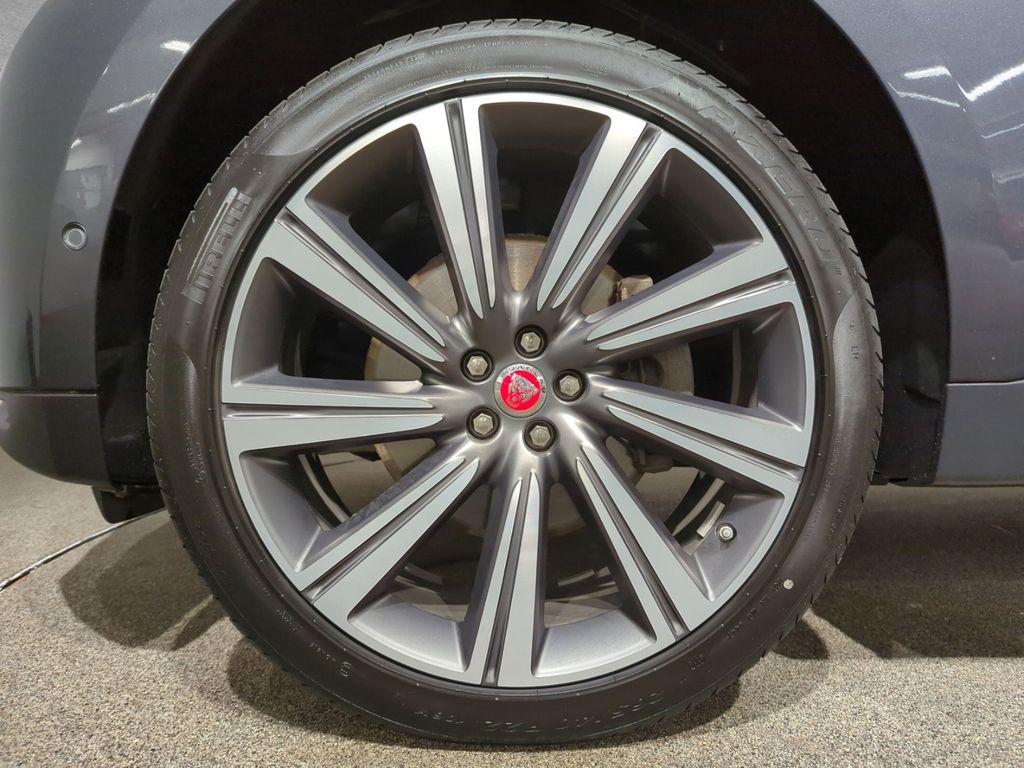 Jaguar F-Pace 30d Portfolio ACC AHK PANORAMA DAB 22