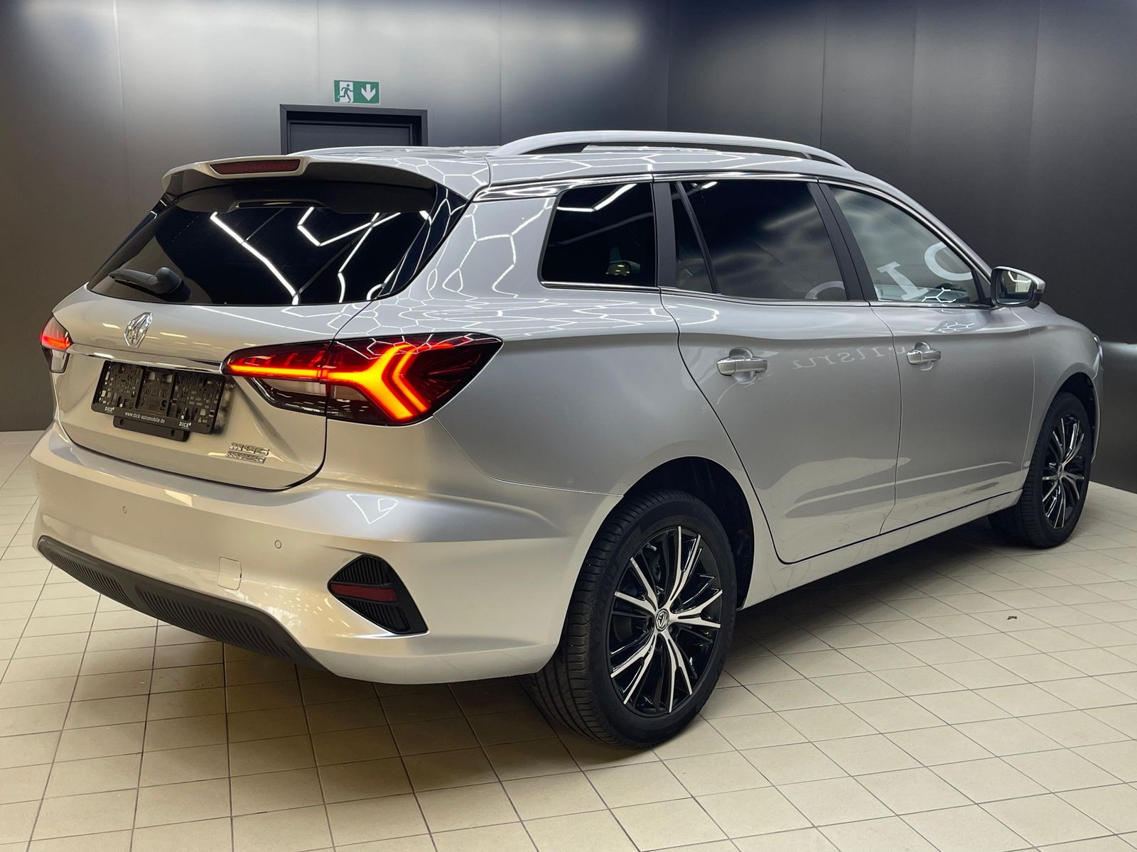 Fahrzeugabbildung MG MG5 61 KWH Luxury NAVI+LED+SHZ+DAB+ACC+360°+DAB+