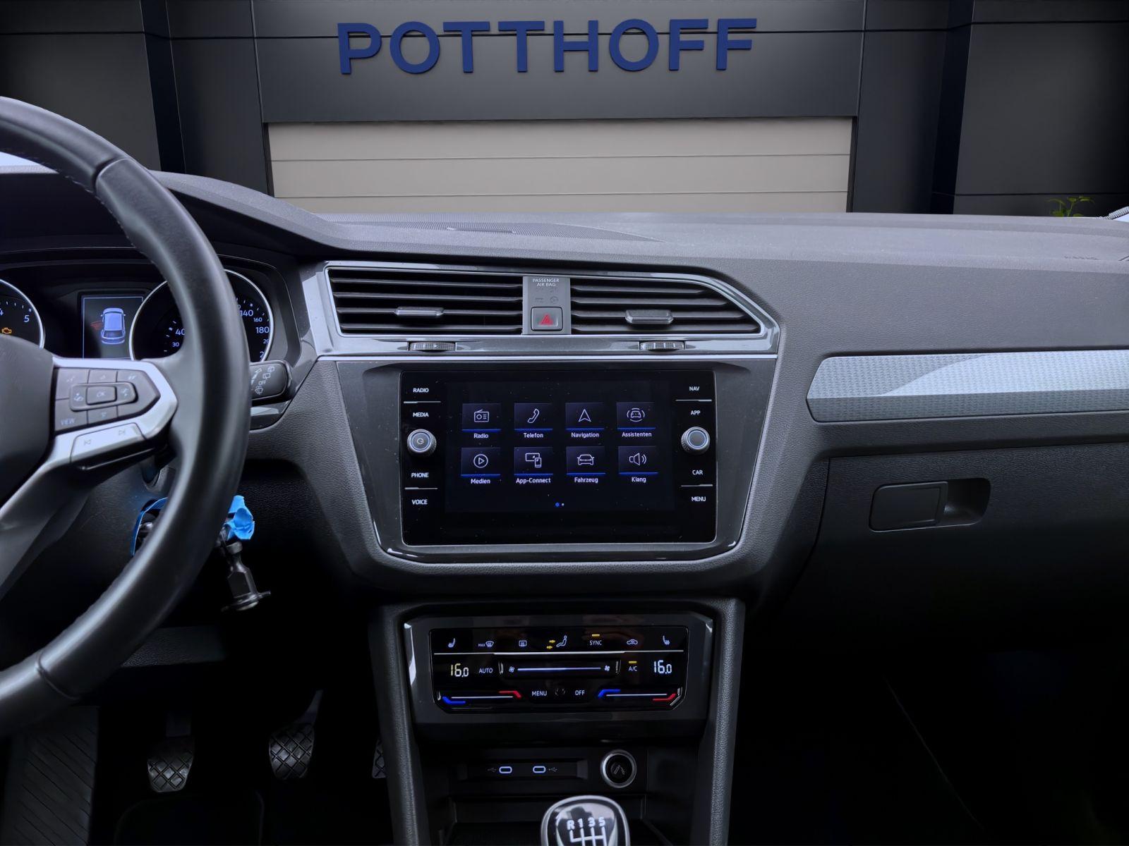 Volkswagen Tiguan 1.5 TSI LIFE NAVI LED ACC PDC