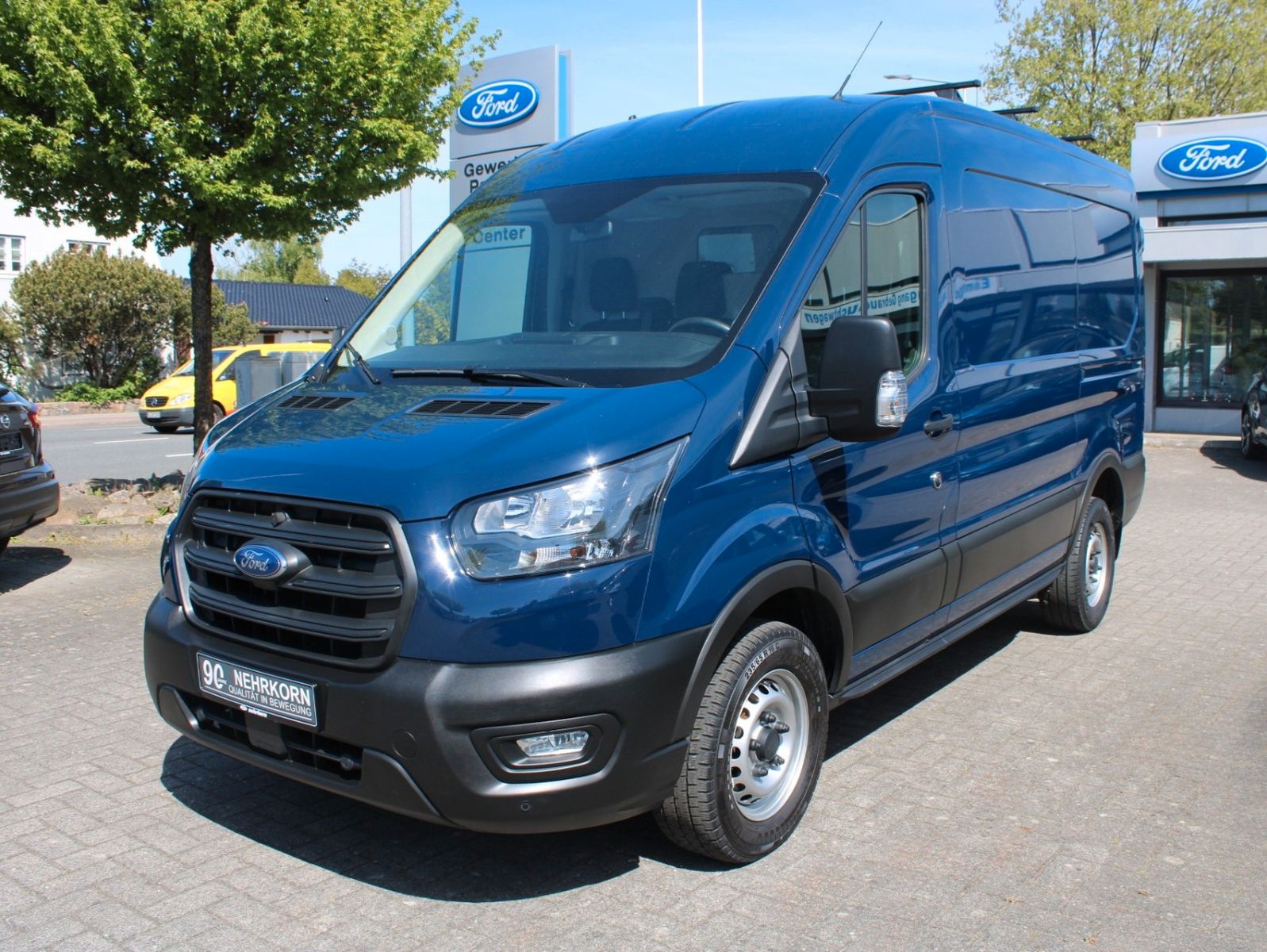 Fahrzeugabbildung Ford Transit L2 H2 Kasten LKW AHK PDC Kamera uvm.