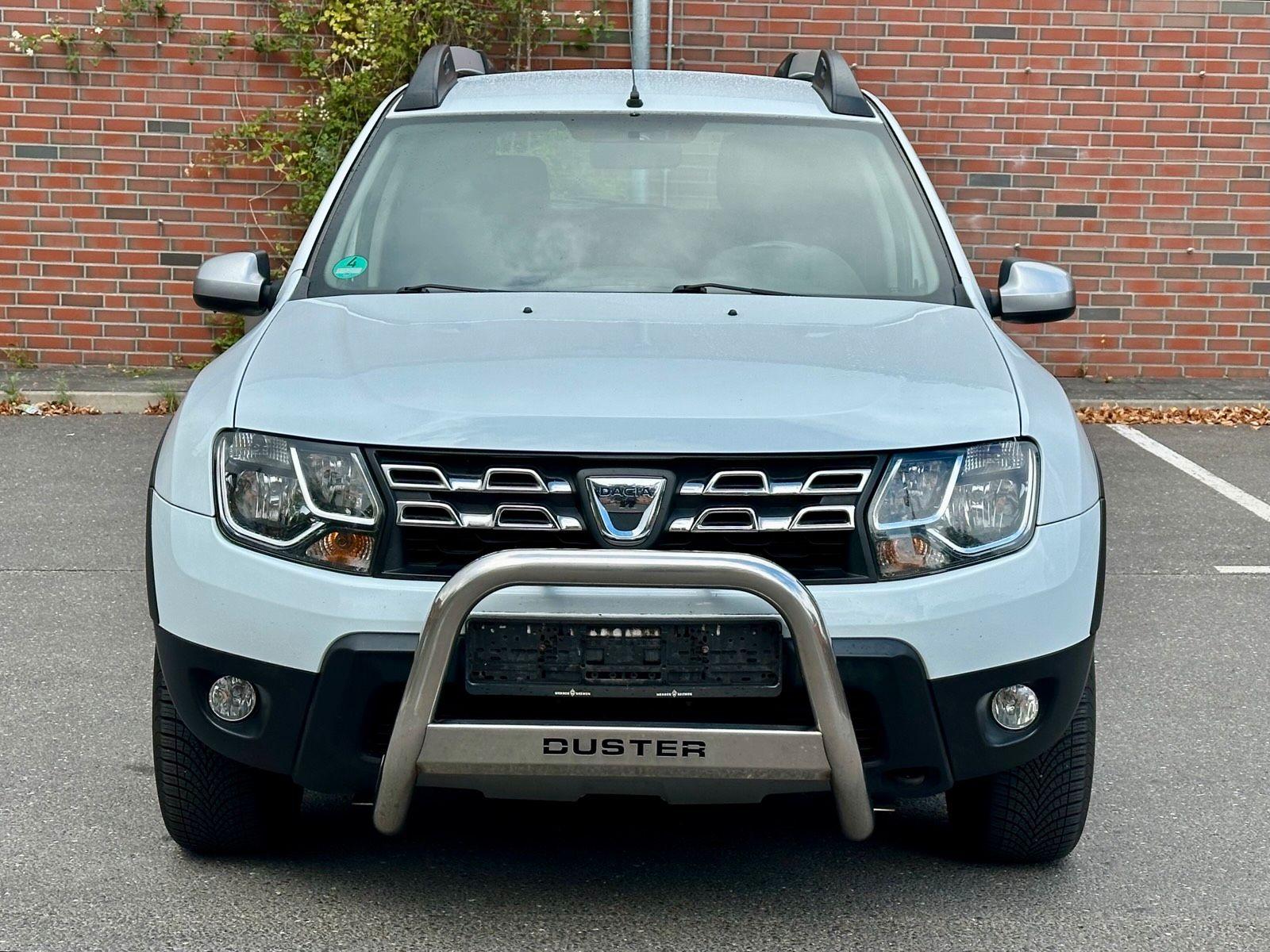 Dacia Duster 2015 — rear view