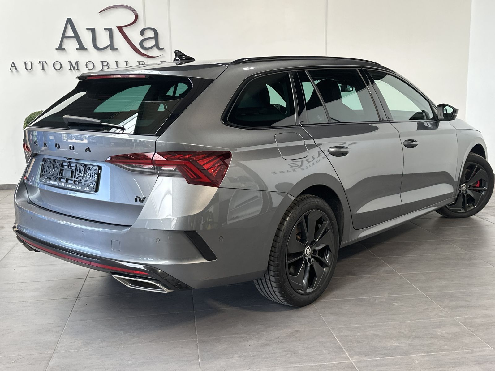 Fahrzeugabbildung SKODA Octavia Combi 1.4 TSI iV RS DSG NAV+LED+KAM+18ZO