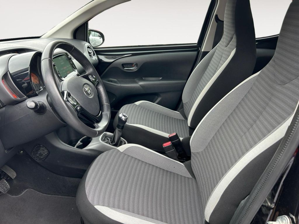 Fahrzeugabbildung Toyota Aygo x-play club