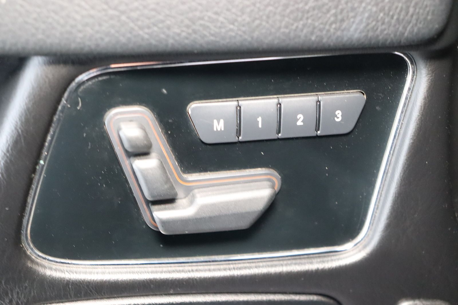 Fahrzeugabbildung Mercedes-Benz G 65 AMG * Standhzg. * DIS *