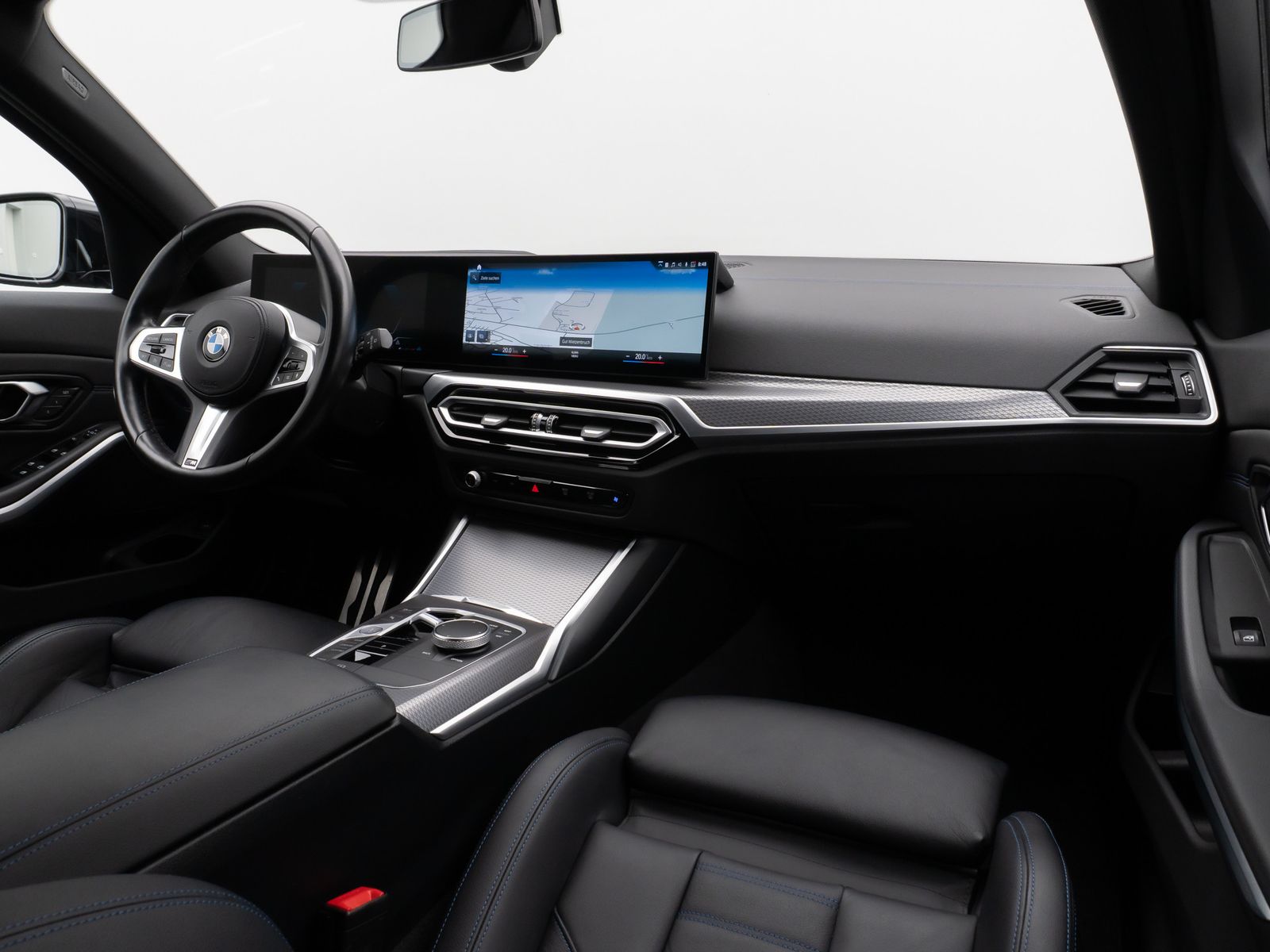 Fahrzeugabbildung BMW 318d M Sport DAB HUD CockPitPro Lordos PDC Leder