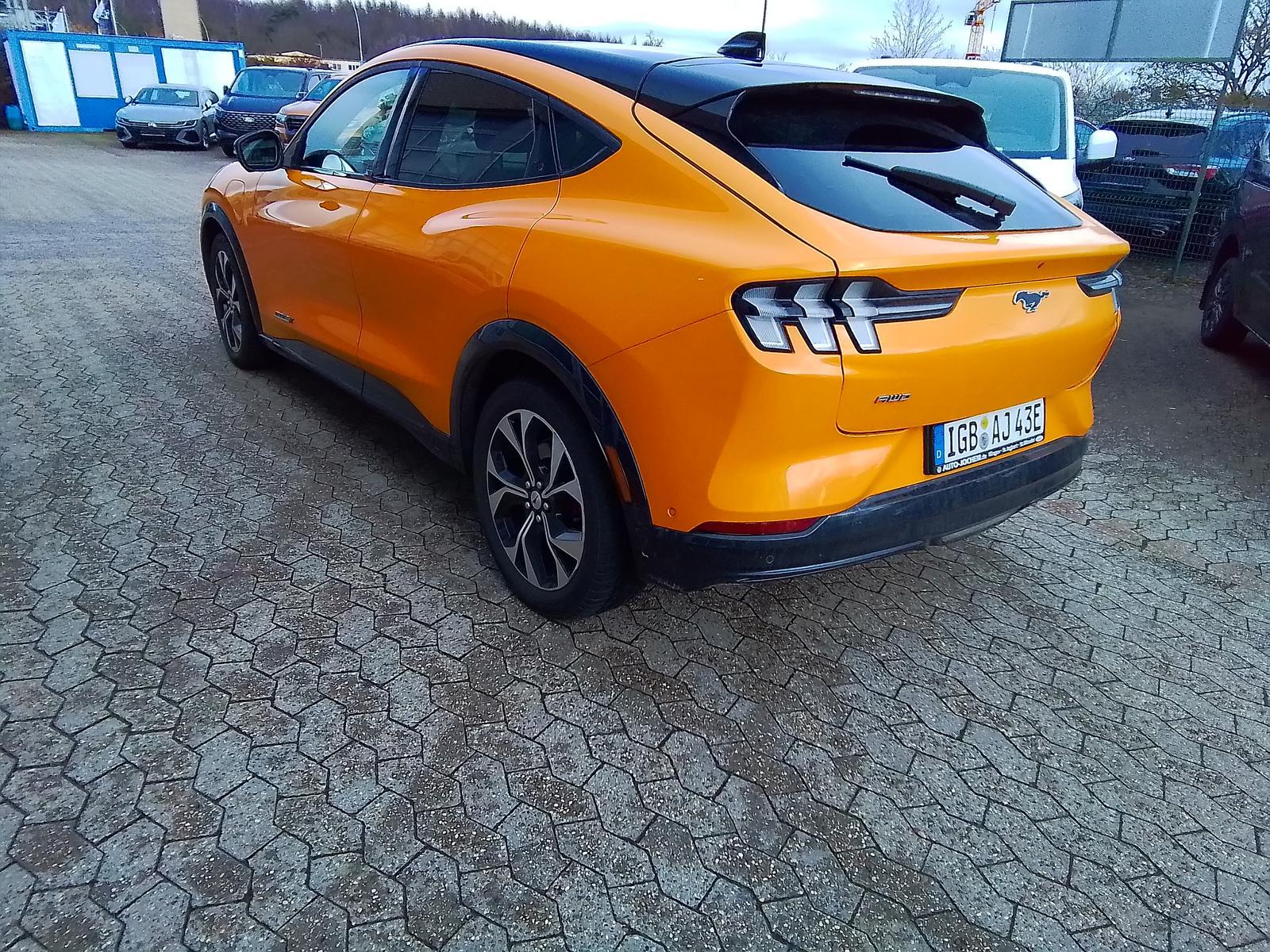 Ford Mustang Mach-E AWD Premium