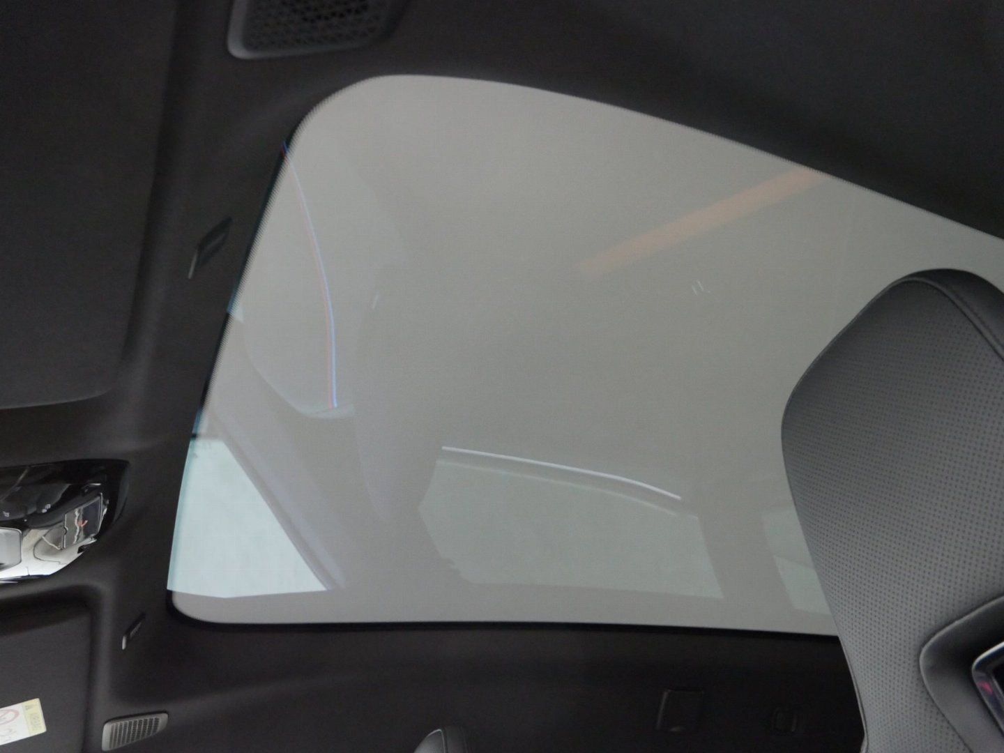 Fahrzeugabbildung BMW iX M70 | B&W| Panorama-Glasdach| Sitzbelüftung v